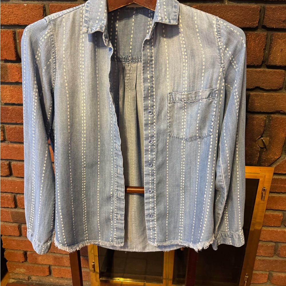 Bella Dahl Denim Blue Shirt in like new condition,quality cotton size S - Picture 2 of 7